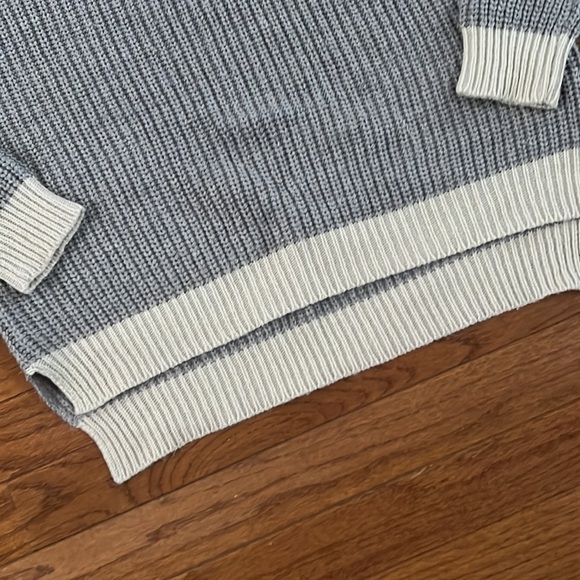 RD Style Comfy Gray/Cream Sweater Size Small - Picture 3 of 9